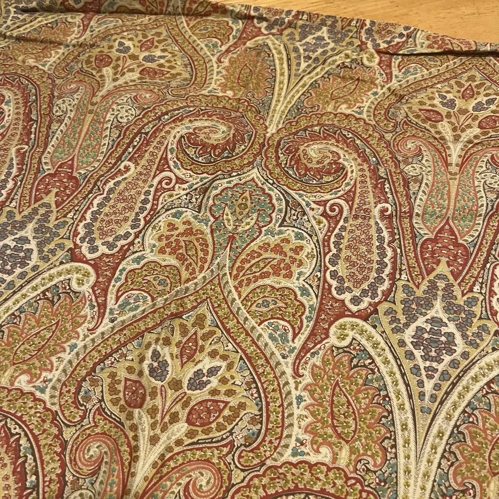 Waverly Home‎ Classics Swept Away Valance Pointed Yellow Paisley 50x20